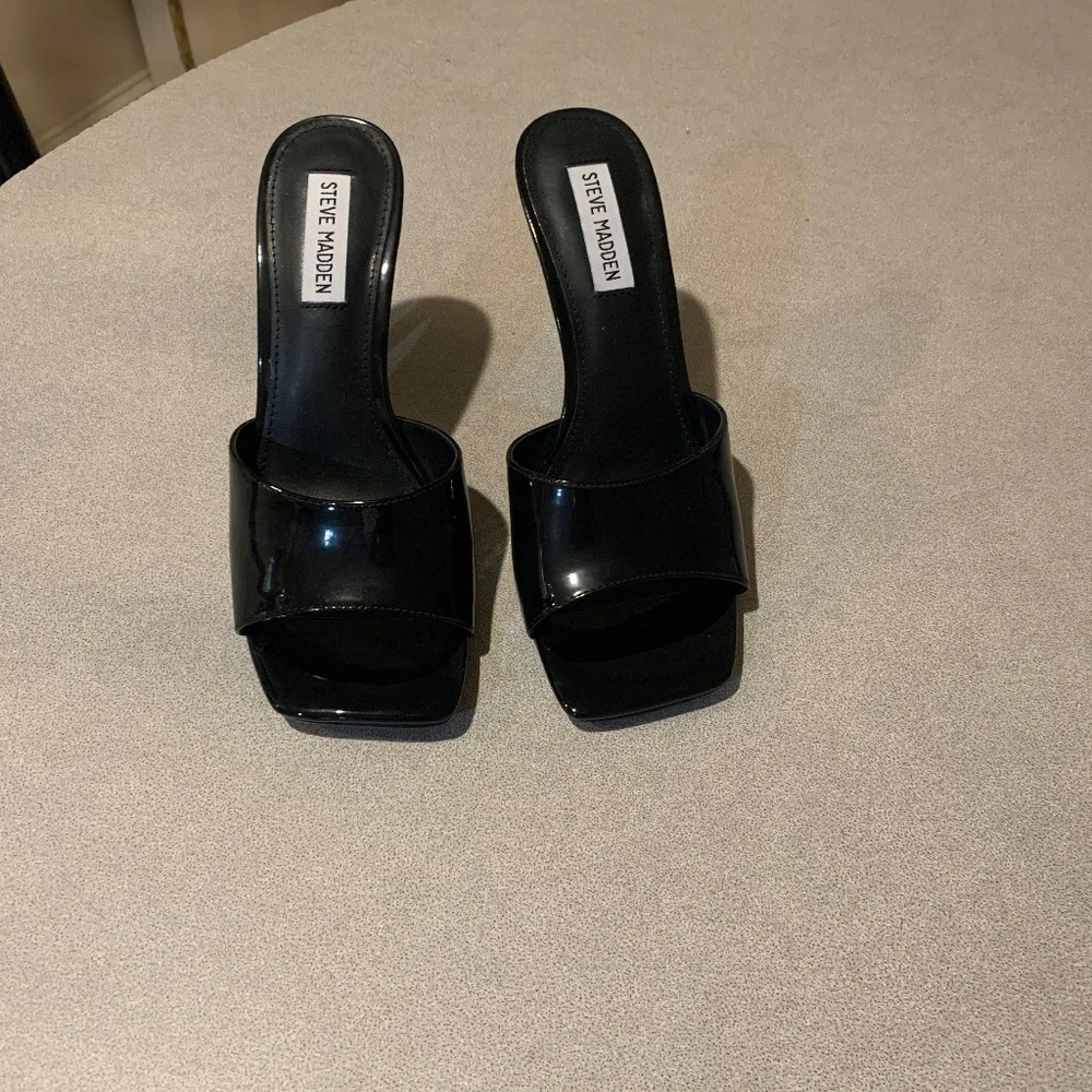 Steve Madden Black Patent Slide Sandals sz 8.5 M